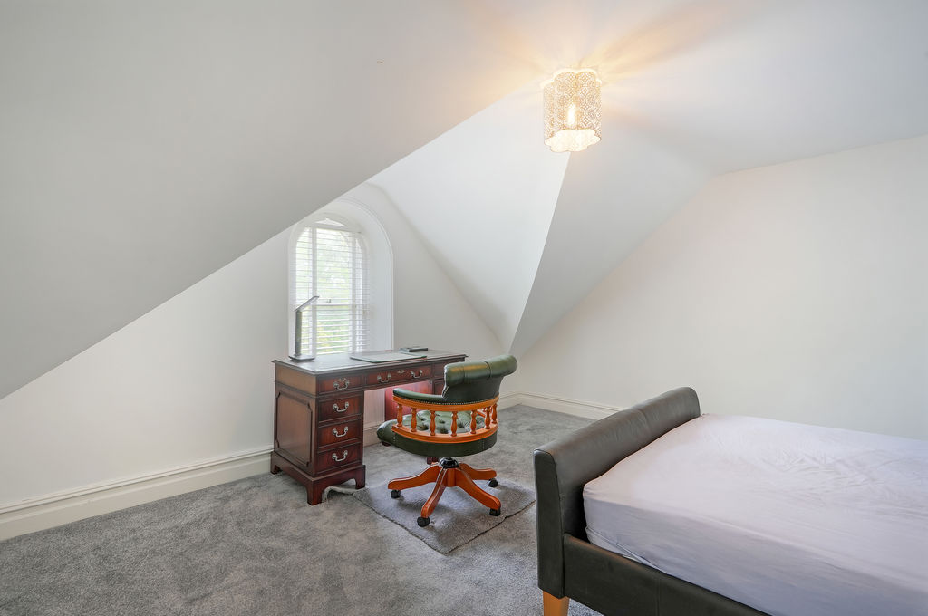 90 Southgate Eckington